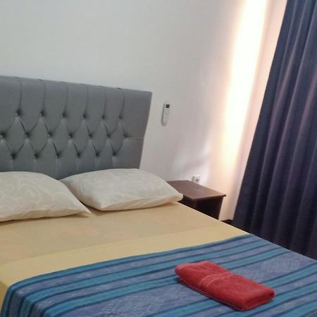 Dewi Garden Guesthouse Kuta  Zewnętrze zdjęcie