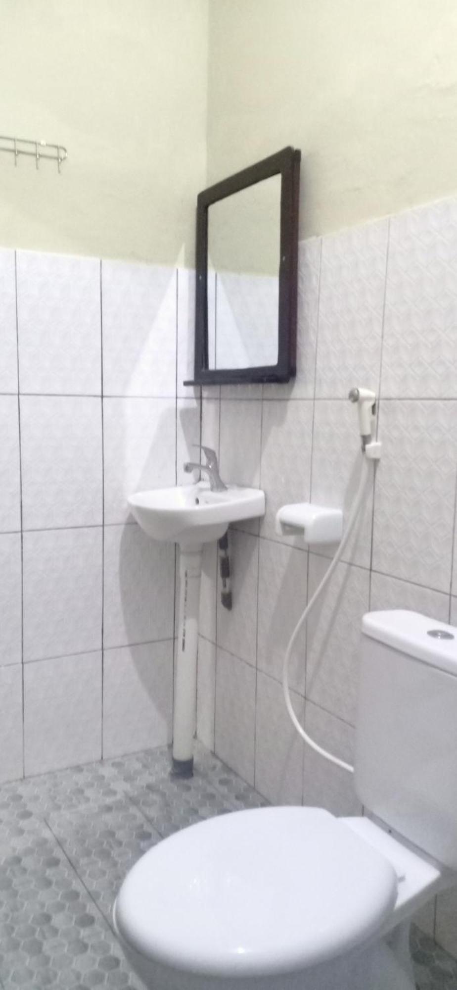 Dewi Garden Guesthouse Kuta  Zewnętrze zdjęcie