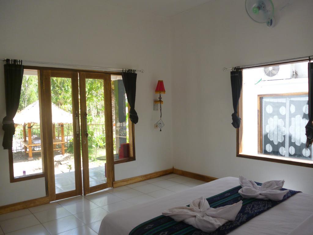 Dewi Garden Guesthouse Kuta  Zewnętrze zdjęcie
