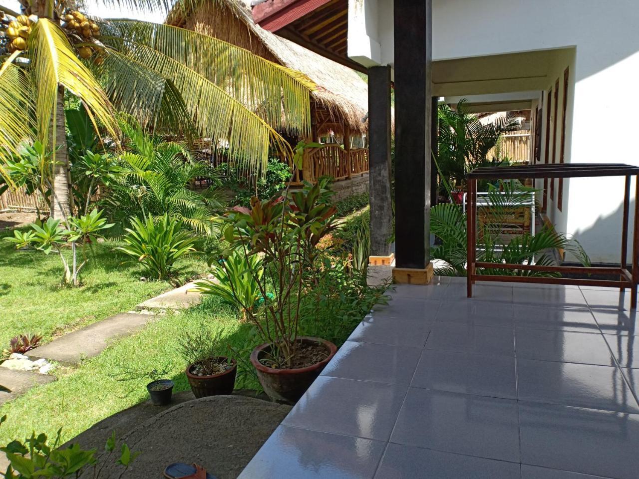 Dewi Garden Guesthouse Kuta  Zewnętrze zdjęcie