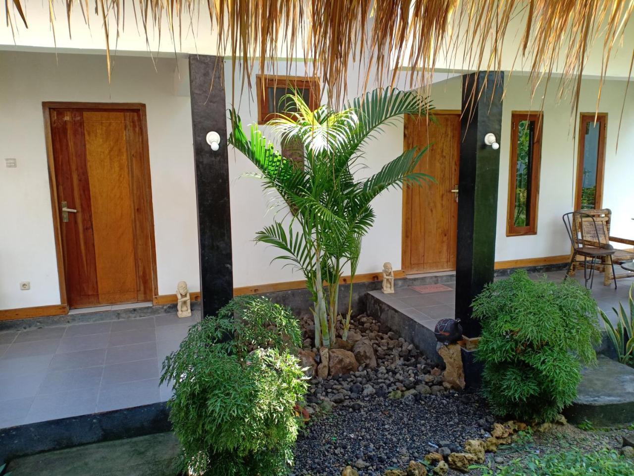Dewi Garden Guesthouse Kuta  Zewnętrze zdjęcie