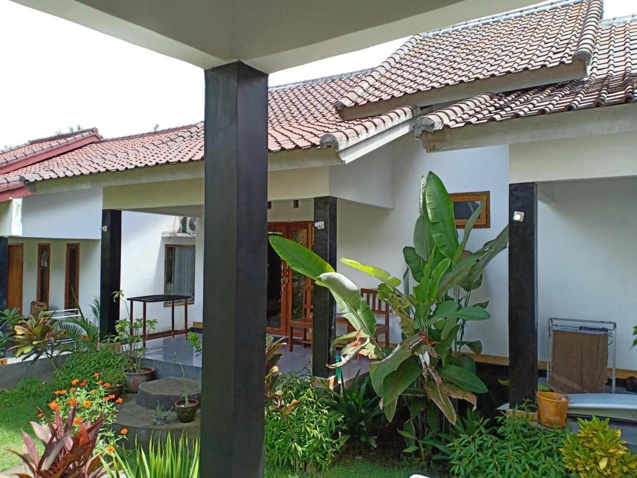 Dewi Garden Guesthouse Kuta  Zewnętrze zdjęcie