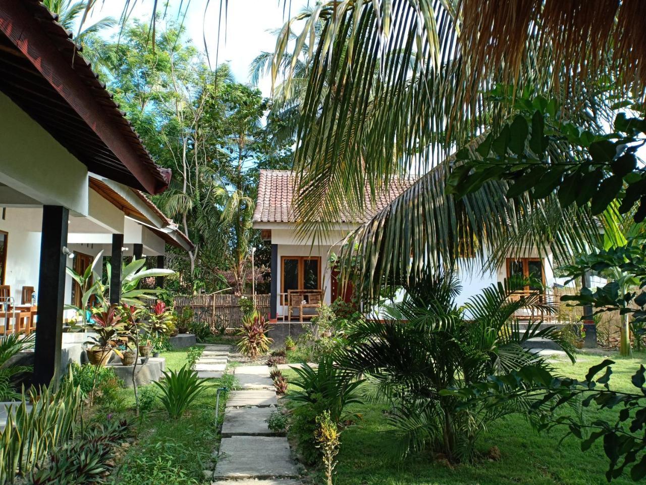 Dewi Garden Guesthouse Kuta  Zewnętrze zdjęcie